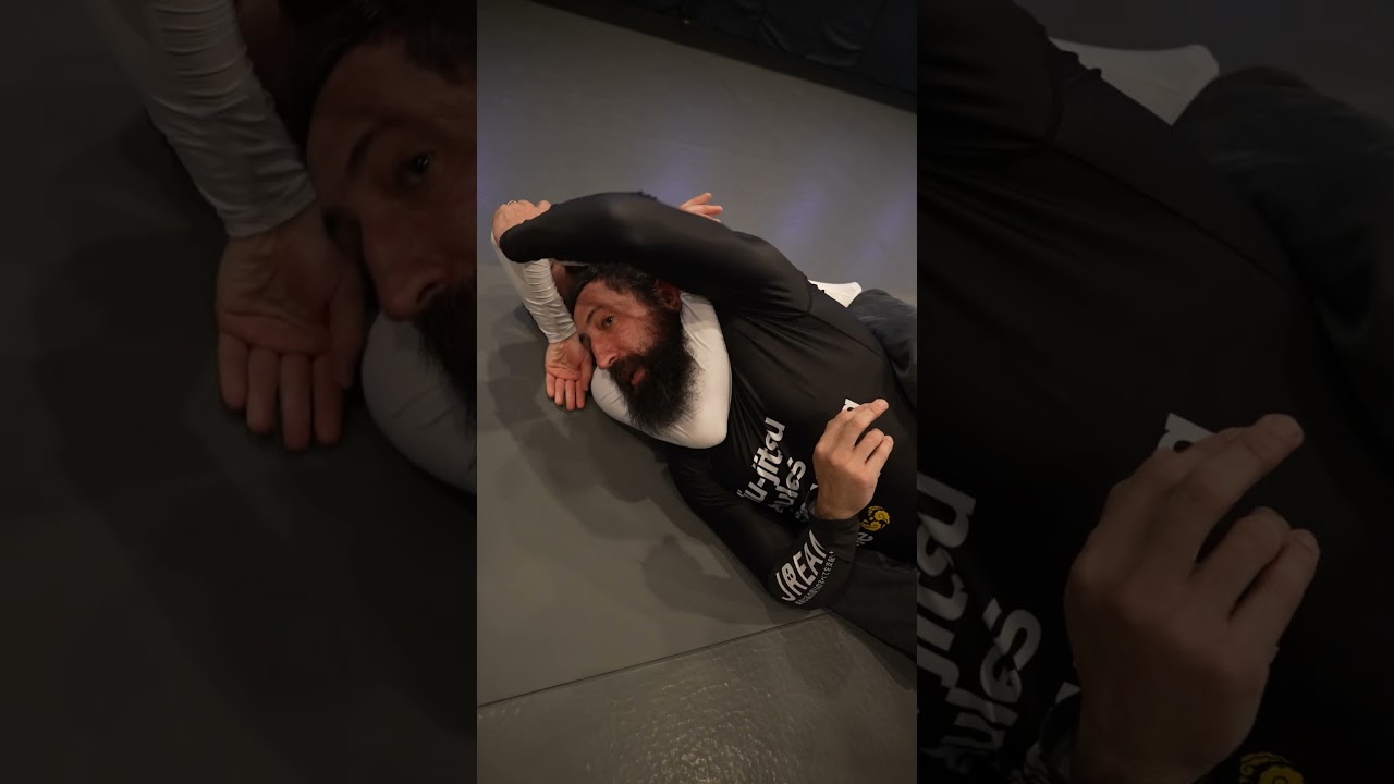 Escape a Rear Naked Choke in Jiu Jitsu π₯