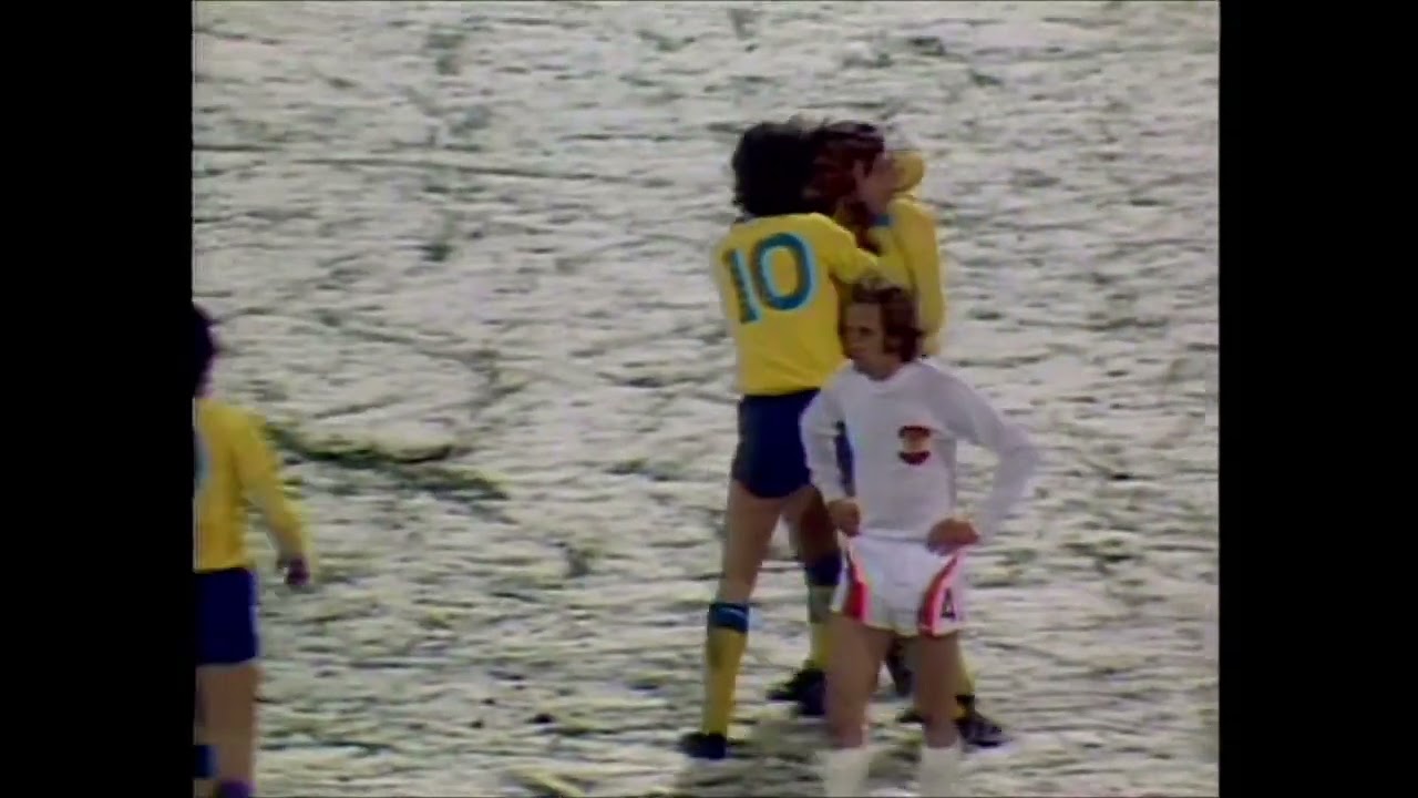 1973 VM-Kvalifikation 1973: Østrig vs. Sverige 1-2 – Spændende kamp under snevejret ❄️