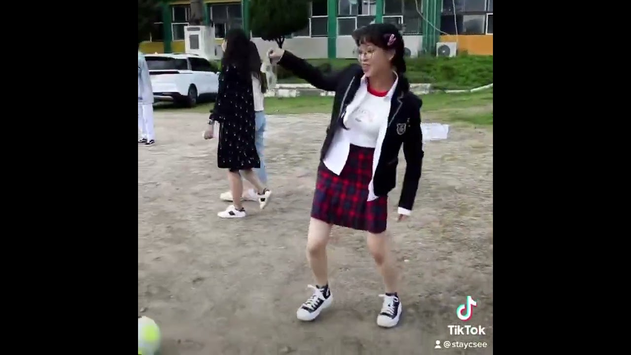 No Respect for Fake Maknae 😢