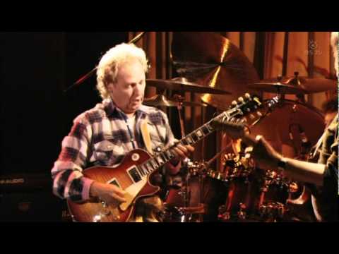 Lee Ritenour & Mike Stern - Smoke 'n' Mirrors (Live 2011) 🎸