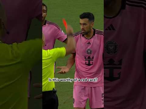 Referee SENDS OFF Sergio Busquets @intermiamicf down to 10 men