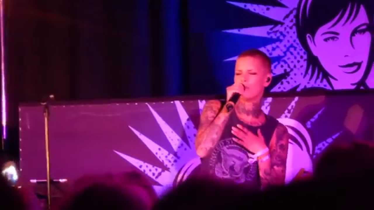 L-Beach #5: Judith van Hel Covers 'Use Somebody' 🎶