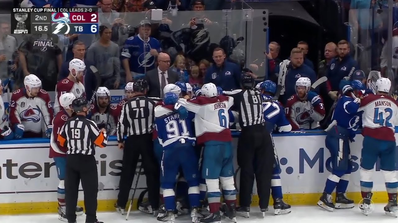 Tampa bay lighting vs Colorado avalanche￼ scuffle (2022 NHL)