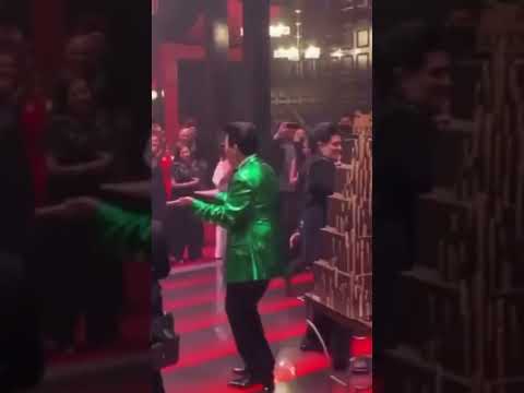 INSIDE video of Karan Johar eating cake at his 50th birthday bash 😍 | #shorts #karanjohar