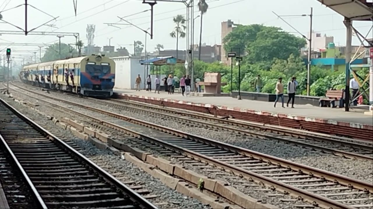 Islampur - Patna Memu Arrives at Patna Sahib 🚉