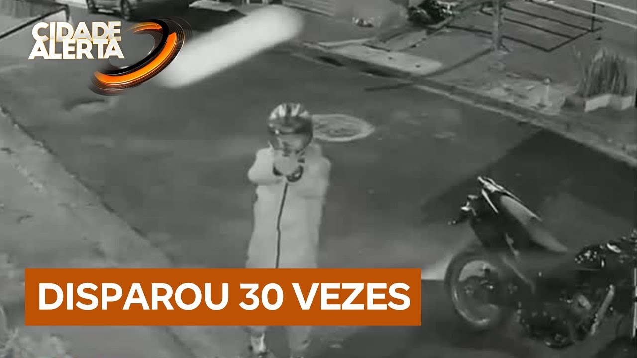 Rei da rua atira 30 vezes na casa da vizinha 🚨
