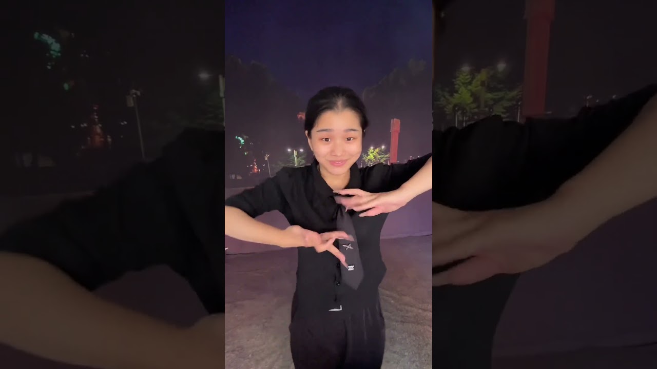 Fengbao's Stunning Finger Dance & Lip Sync to 'Sunny Spring Days' ☀️
