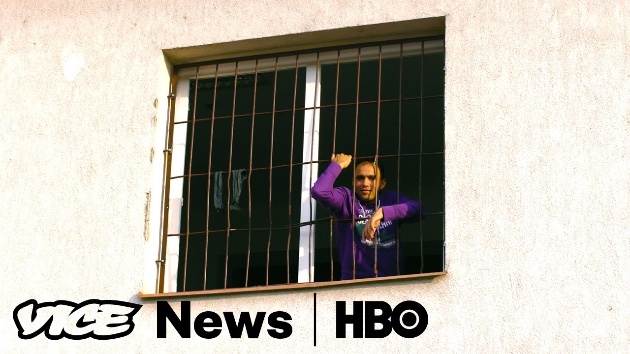 Hungary's New Law: Detaining Migrants Indefinitely & Its Impact on Wind Power 🌬️