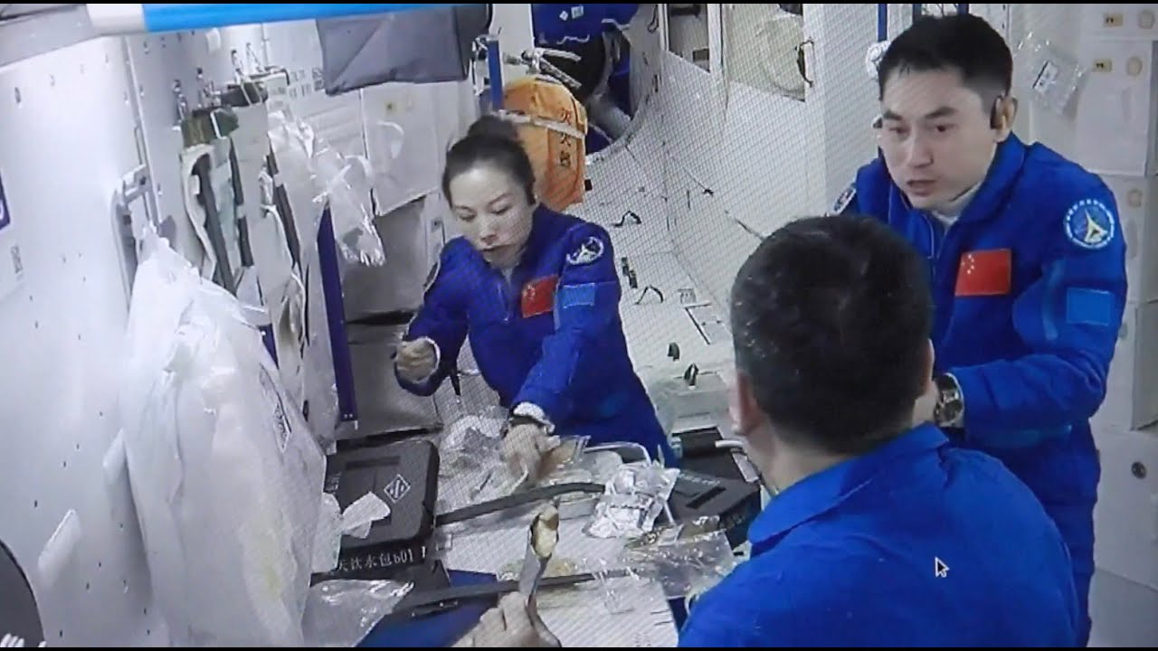 Chinese Taikonauts Celebrate Delicious Meals on China's Space Station 🍽️