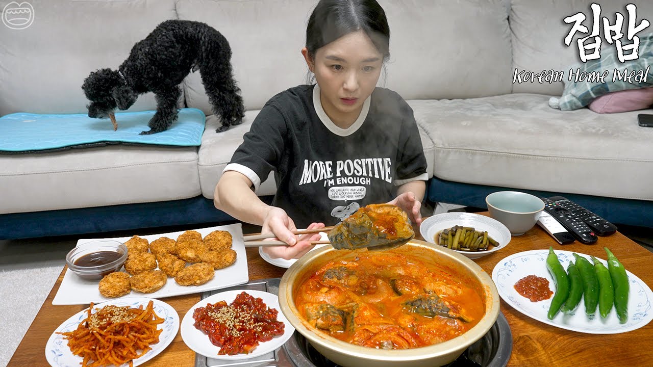 Real Mukbang: Korean Home Meal Featuring Braised Fish and Side Dishes