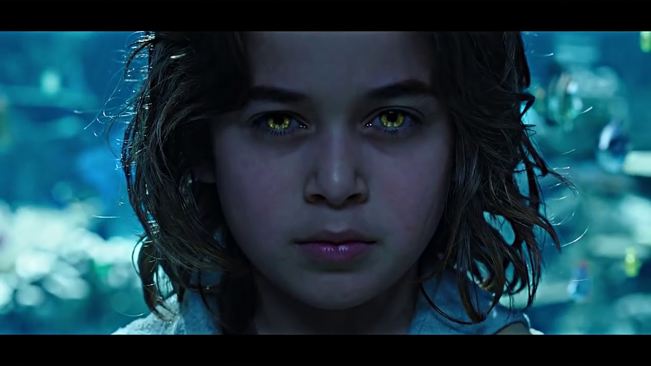 Epic Aquarium Showdown: Aquaman Confronts Bullies 🐠