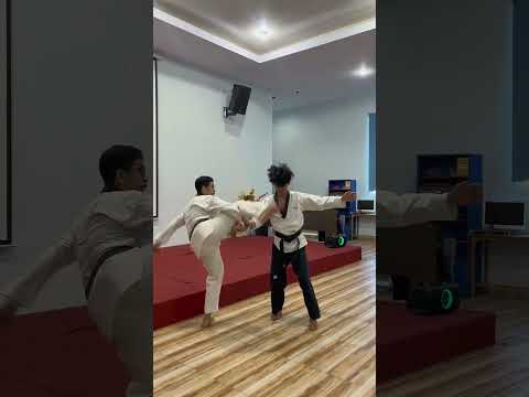 Langsung minat taekwondo setelah melihat pertunjukan yang satu ini😱 #taekwondo #shorts #ichaltkd