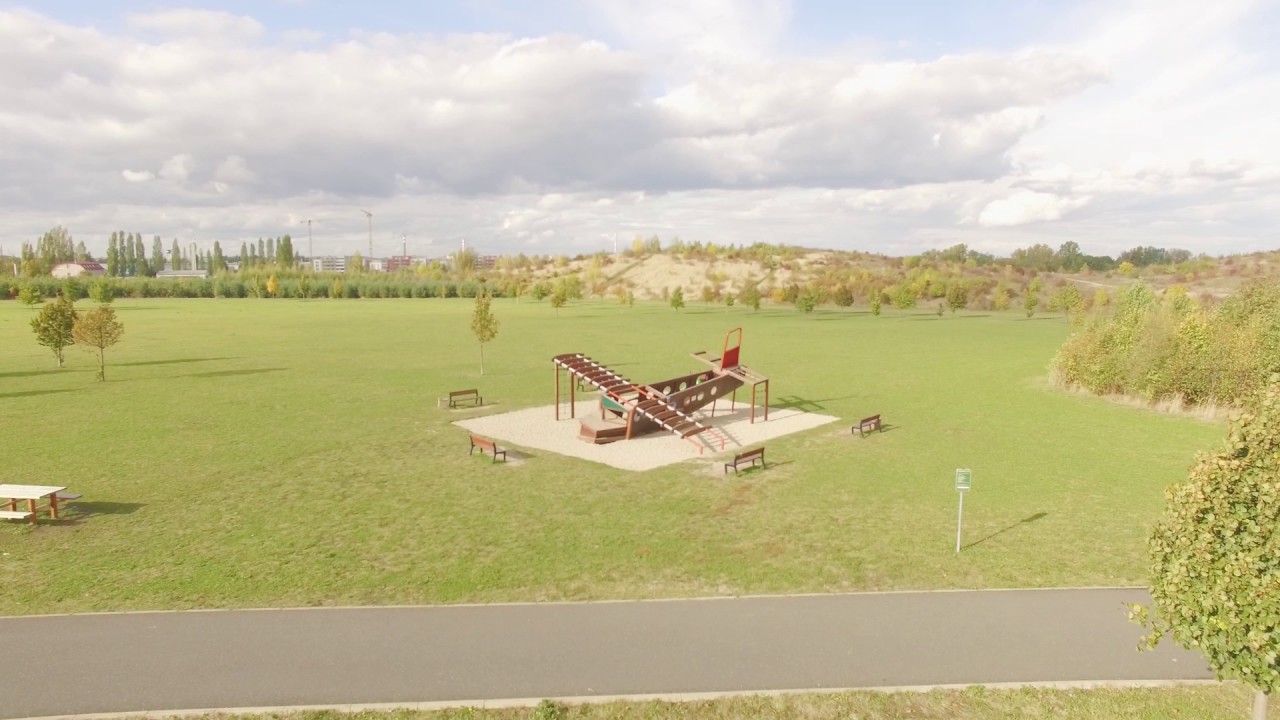 Lesopark Letňany: Green Oasis in Prague 🌳
