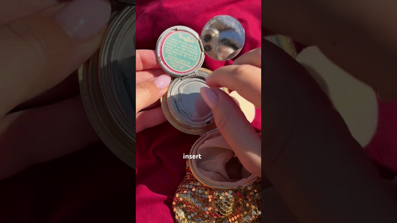 Exploring 1930s Makeup with Vintage Evans Compact Swatches