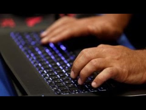 Microsoft puts sexiness ahead of security: Ex-CIA cyber officer