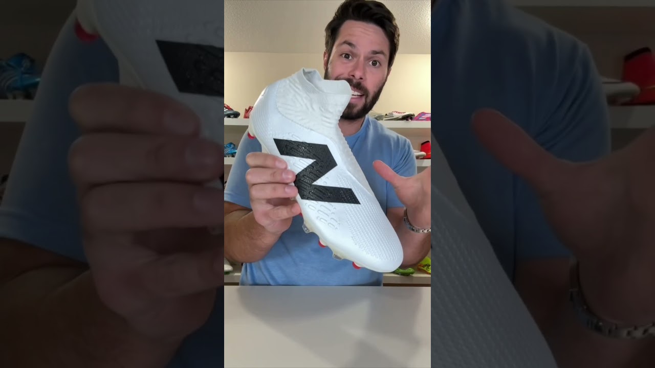 4 Reasons to Skip Laceless Football Boots β½