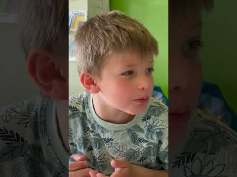 Raphaël et Gabriel et 🤓 devant leur fichier de #maths #projetvideo #cp @boualemetsteph