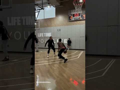 Jalen Brunson playing pickup with Immanuel Quickley during off season workouts