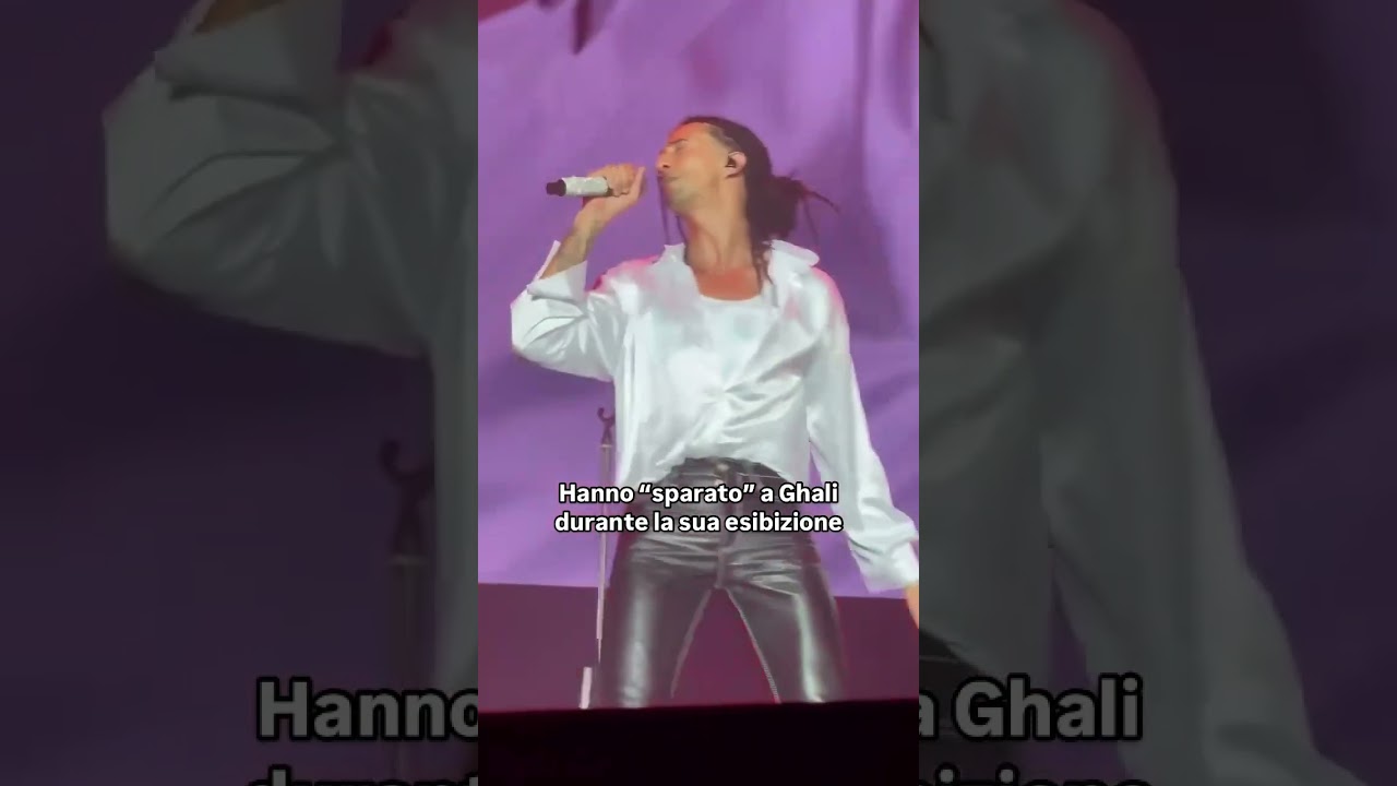 Sparano a Ghali durante il suo concerto 🎤