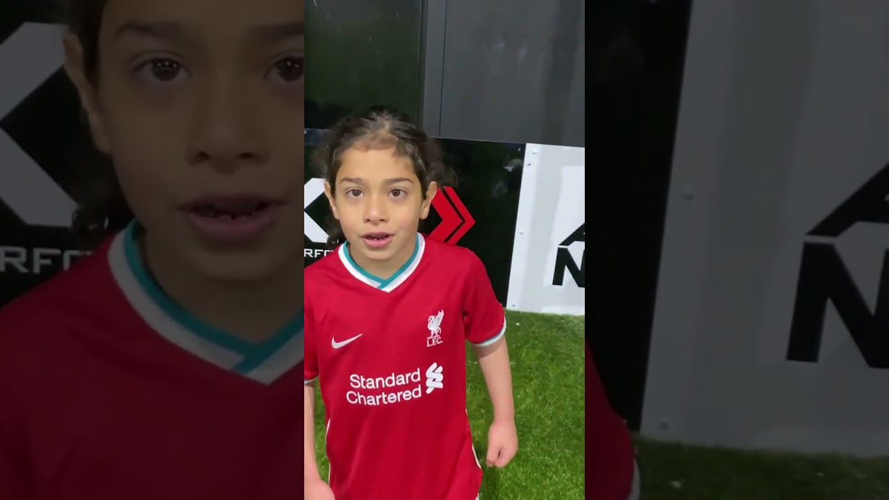 Indoor Football Training with Arat: Speed & Bicycle Goals 🥅