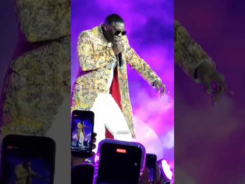 Akon Sings Chammak Challo in a Live Concert in Qatar 2022🔥| SRK EDITZ #shorts #chammakchallo #akon