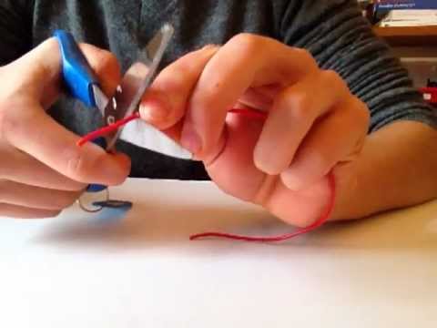 How To Strip A Wire With Scissors