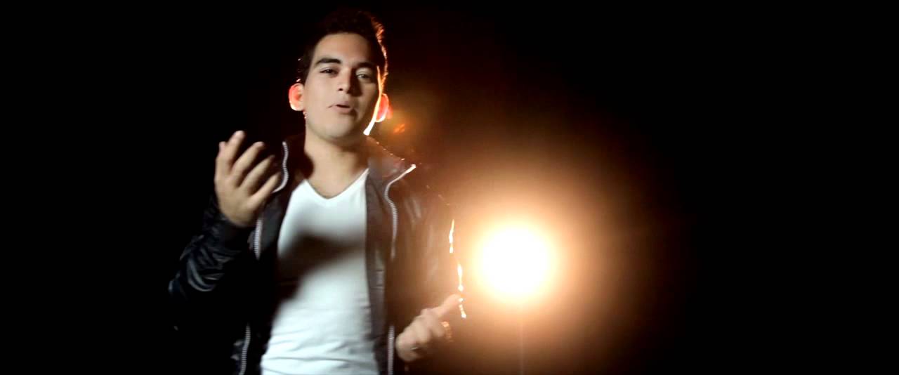 ¿Por qué te fallé? 🎶 Descubre la historia detrás de la emotiva canción de José León