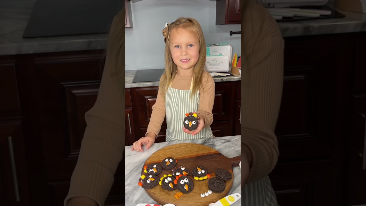 Delicious Oreo Turkey Recipe for a Fun and Festive Thanksgiving 🦃