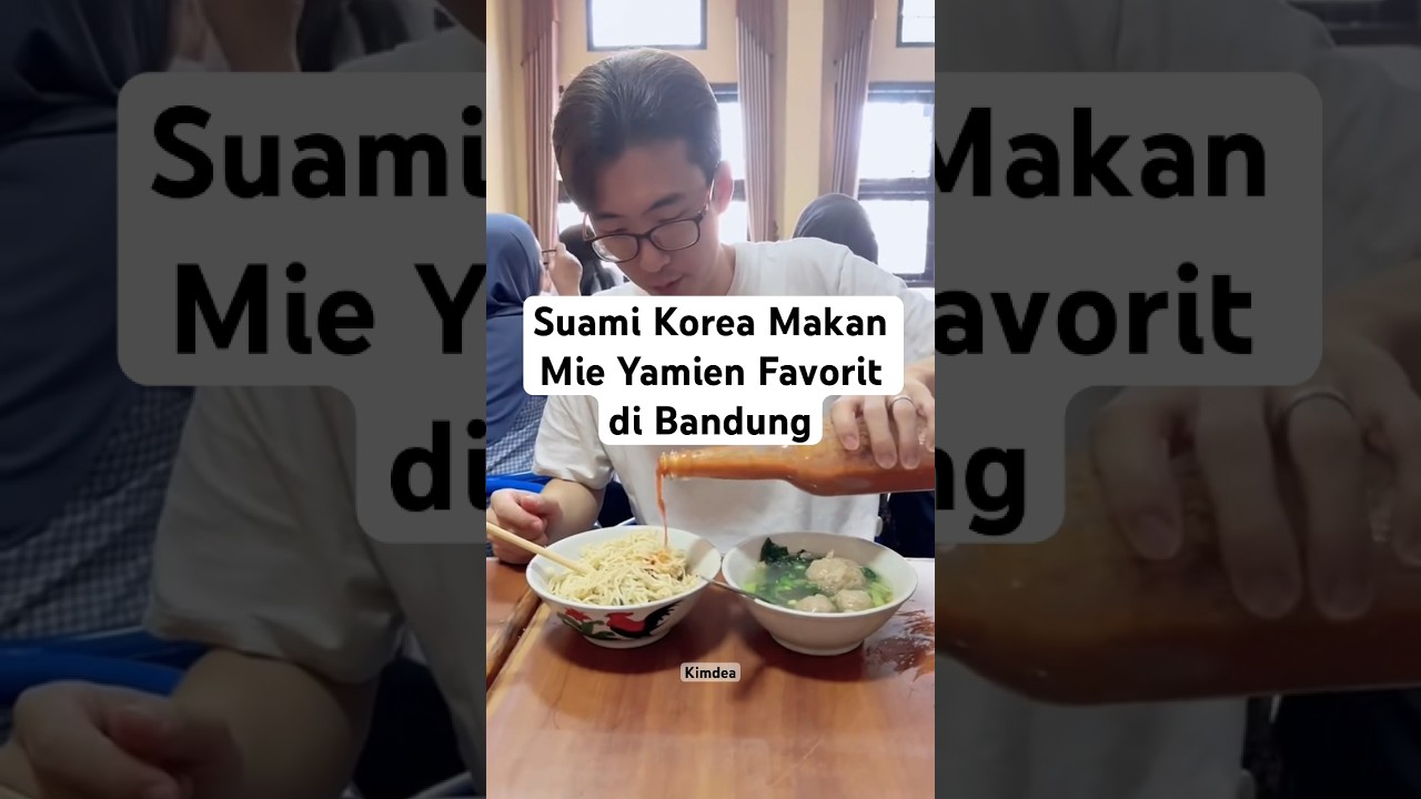 Reaksi Kaget OmKim Saat Melihat Dea Pakai Sambel Banyak Saat Makan Mie Favorit di Bandung π