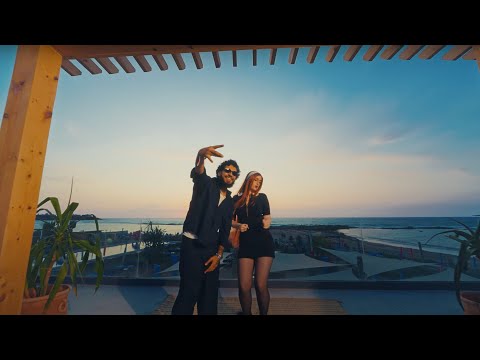 Holly Evans feat. @ElGrandeToto - So What (Clip officiel)