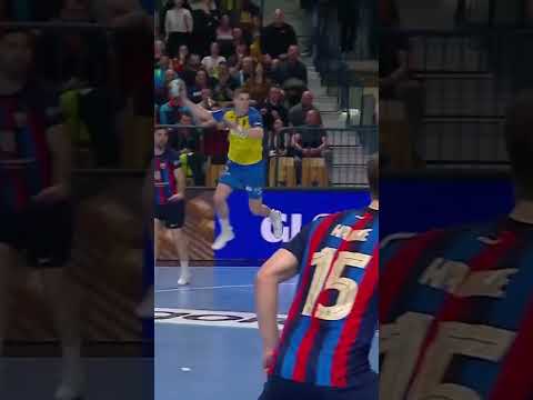 Emil Nielsen used his spell for victory đźđȘ #handball #ehfcl