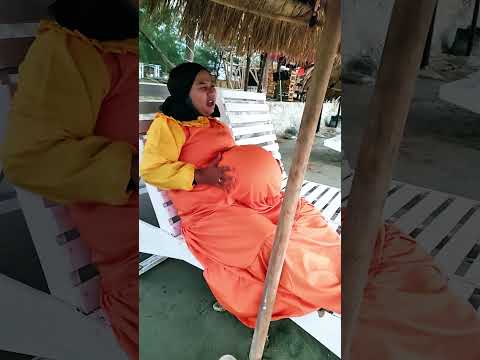 Ibu Hamil Squidgame Melahirkan Bati Kembar Dipinggir Pantai #lucu #parodi #komedi #ai #shorts #fyp