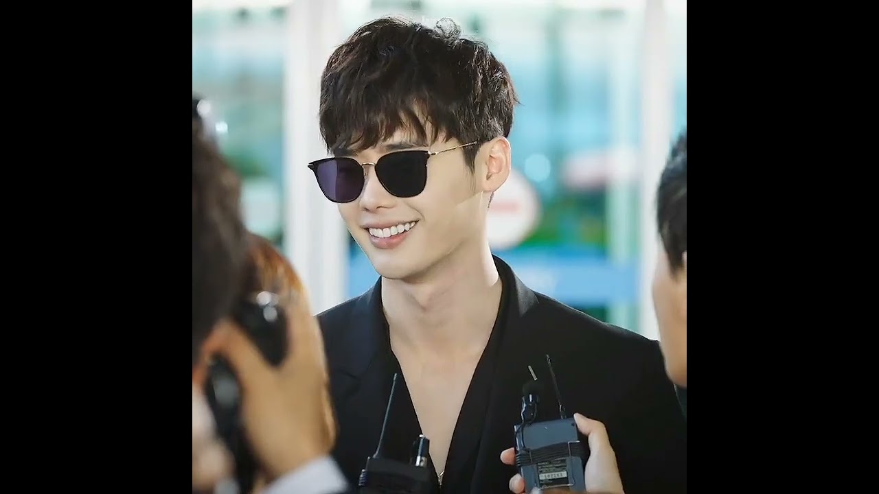 Lee Jong Suk in Black 🖤🔥 #leejongsuk #wtwoworlds #kdrama