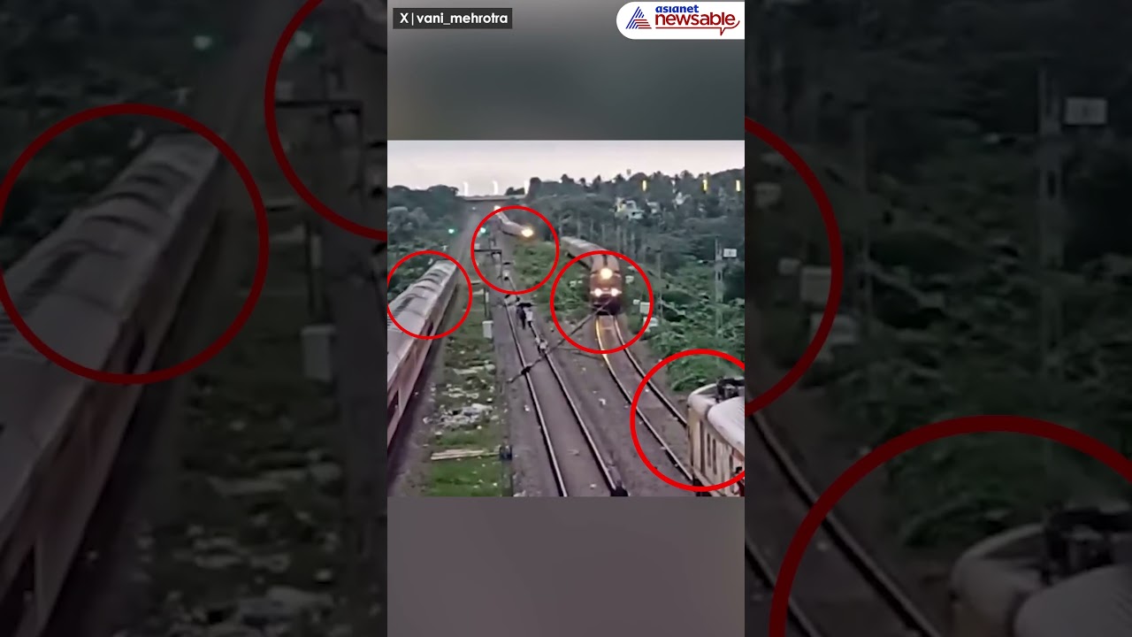 Four Trains Arrive on Same Track 🚆