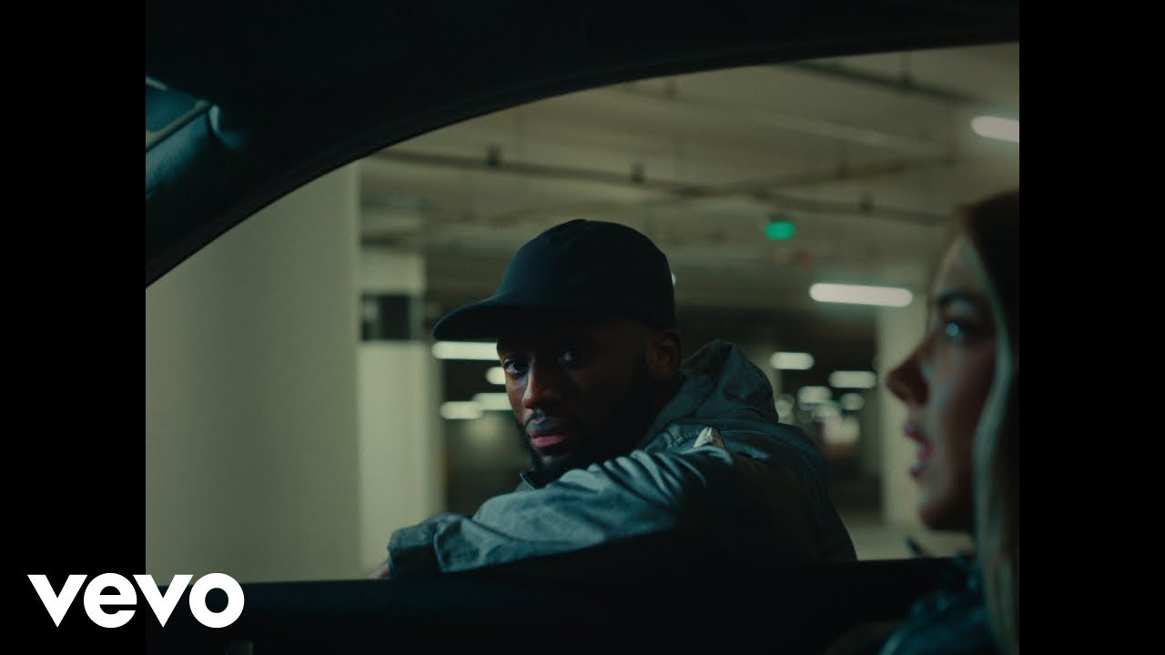 TS7 ft. Charlotte Plank – Moment 🎶 Official Visualiser