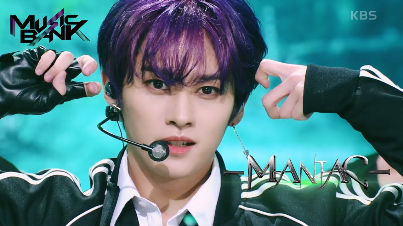 Stray Kids Performs 'MANIAC' on Music Bank 🎶