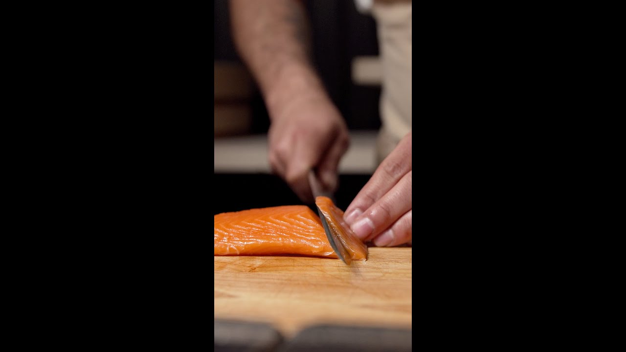 Sushi Bar: Salmon Nigiri & Techniques 🍣