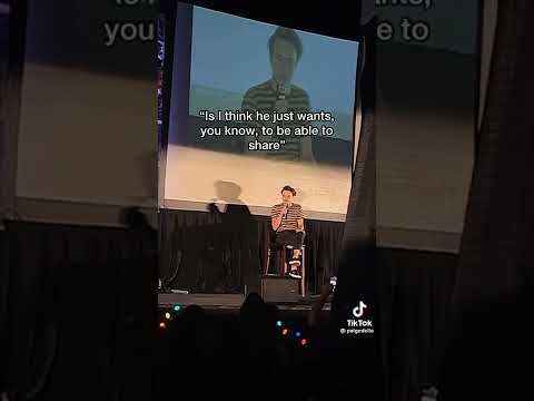 Charlie Heaton talks about byler