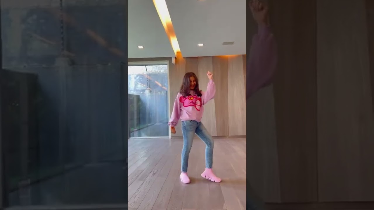 Sitara Ghattamaneni Dances to Kalaavathi | Mahesh Babu's Daughter Takes the #KalaavathiChallenge 🎶