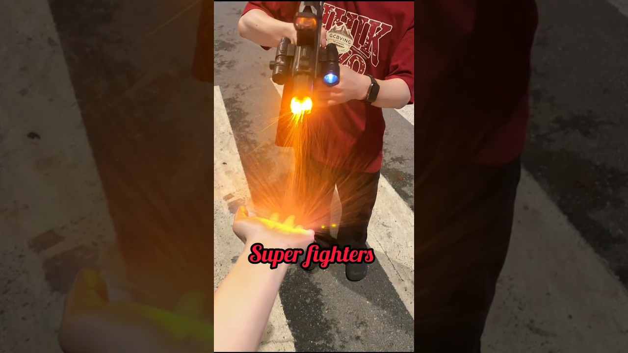 Superhero Fight with Laser Gun 🔫