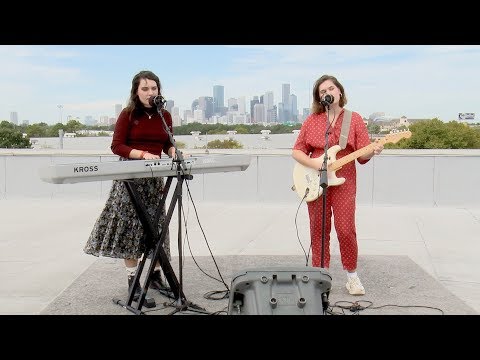 Lily & Madeleine, "Analog Love" - Skyline Sessions