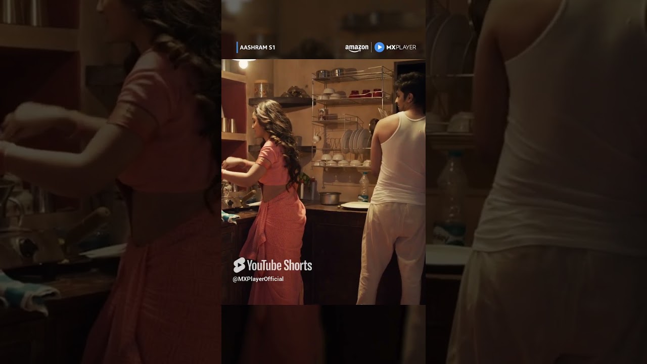 Romantic Kitchen Drama 🍽️ | Bobby Deol & Tridha Choudhury in Aaashram S1 on MX Player