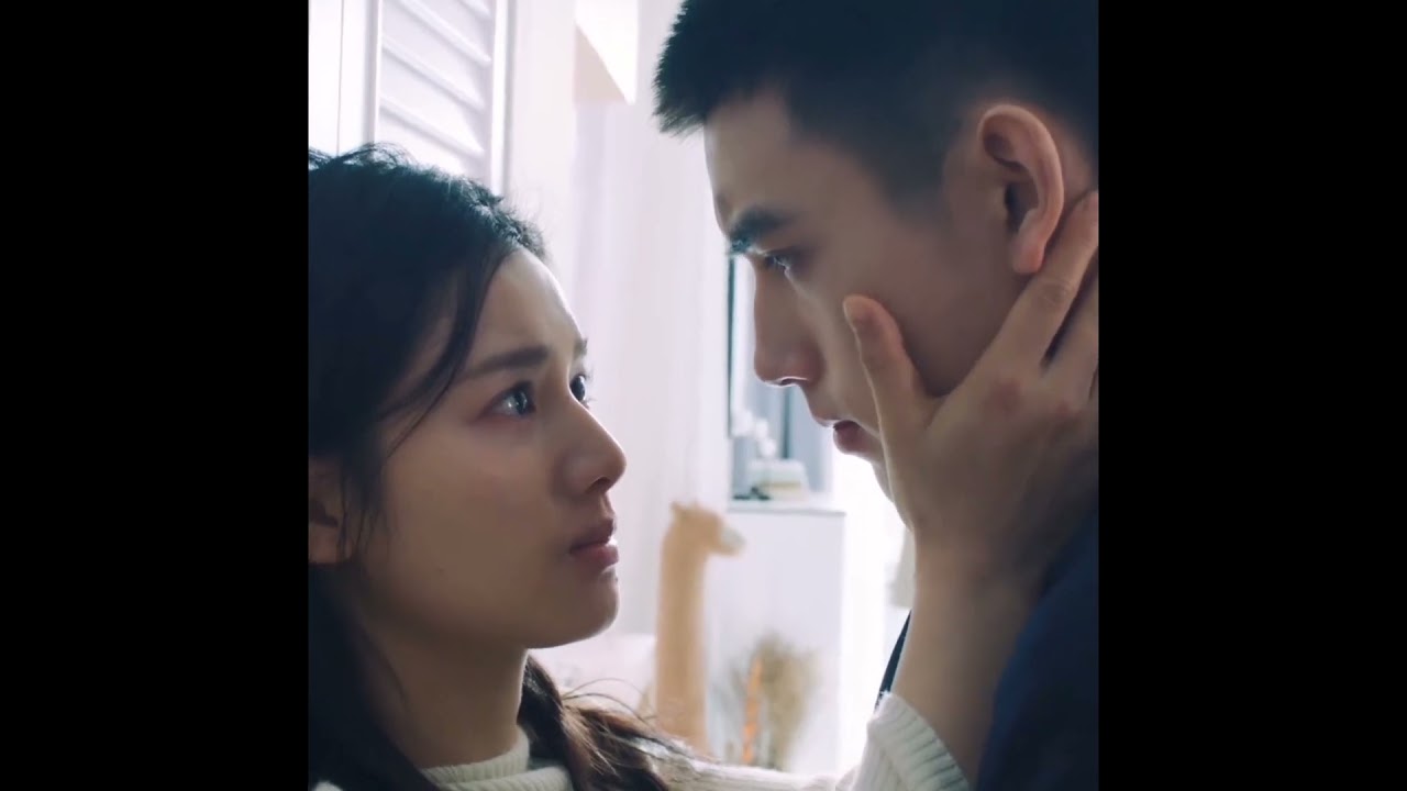 You just kissed me as soon as I pushed the door open?! 😍 | Lighter & Princess | YOUKU Shorts #youku