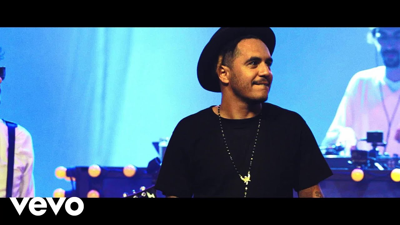 Marcelo D2 Performs 'Qual É?' – Must-See Music Video 🎶