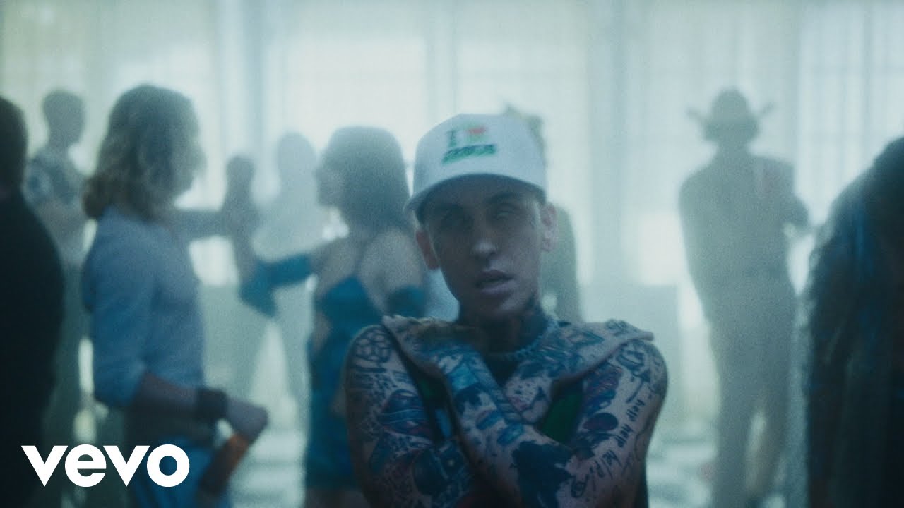 blackbear - @ my worst (Official Video) 🎶