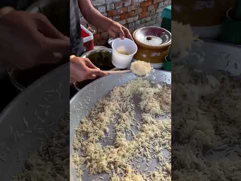 खट्टी खट्टी कढ़ी चावल मिले गाज़ियाबाद मे ।रवि कश्यप कढ़ी चावल वाले । Best Kadhi Rice Of India