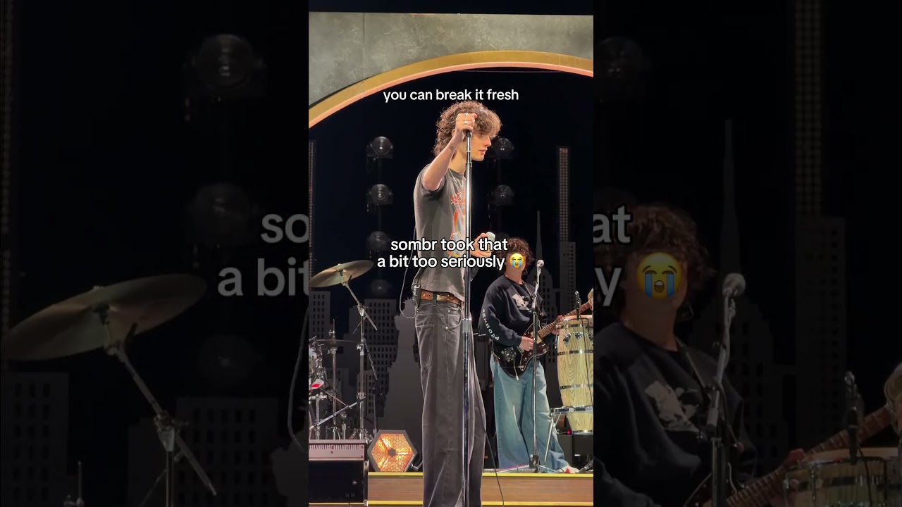 HE THREW IT AS SOON AS HE GOT ONSTAGE #sombr #seattle #latenightsandromancetour #12to12 #shorts