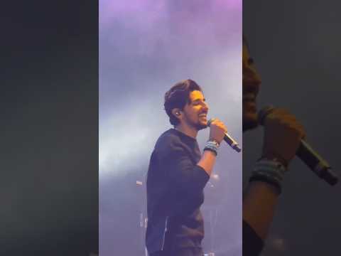 Om Deva Deva l Darshan Raval Concert l #darshanraval #concert #bluefamily #shorts