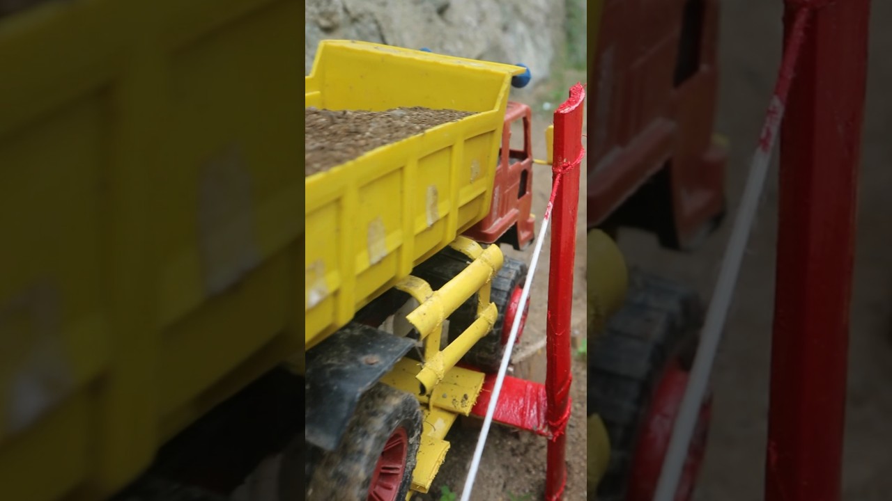 Seru! Truk Pasir Bongkar Muatan Mainan 🚚