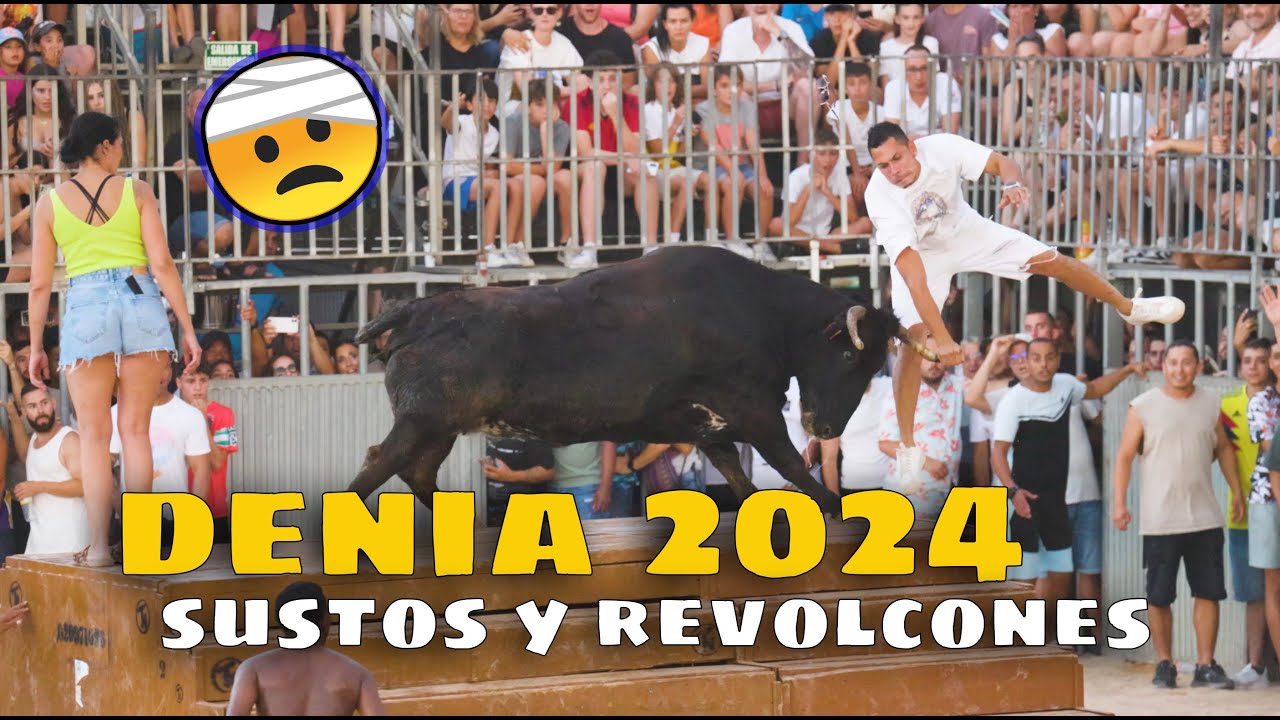 DENIA 2024: Las de La Paloma Repartiendo Galletas 🍪 en la Fiesta